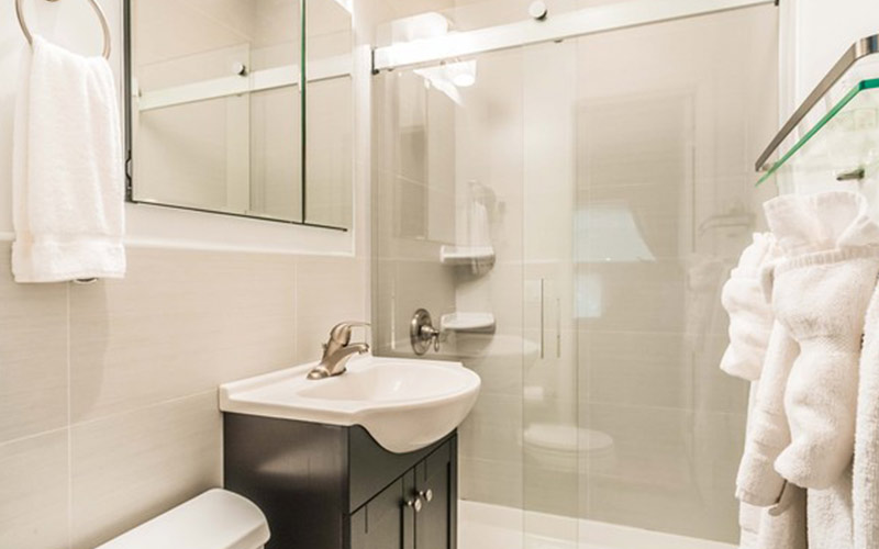 King bed overlooking the bathroom