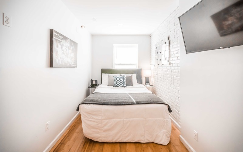King bed overlooking the bathroom